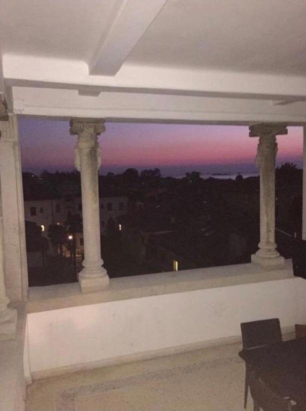 Stylish Penthouse Apartment In Venice Lido, 10 Minutes From Saint Marks Square ヴェネツィア・リド島 エクステリア 写真